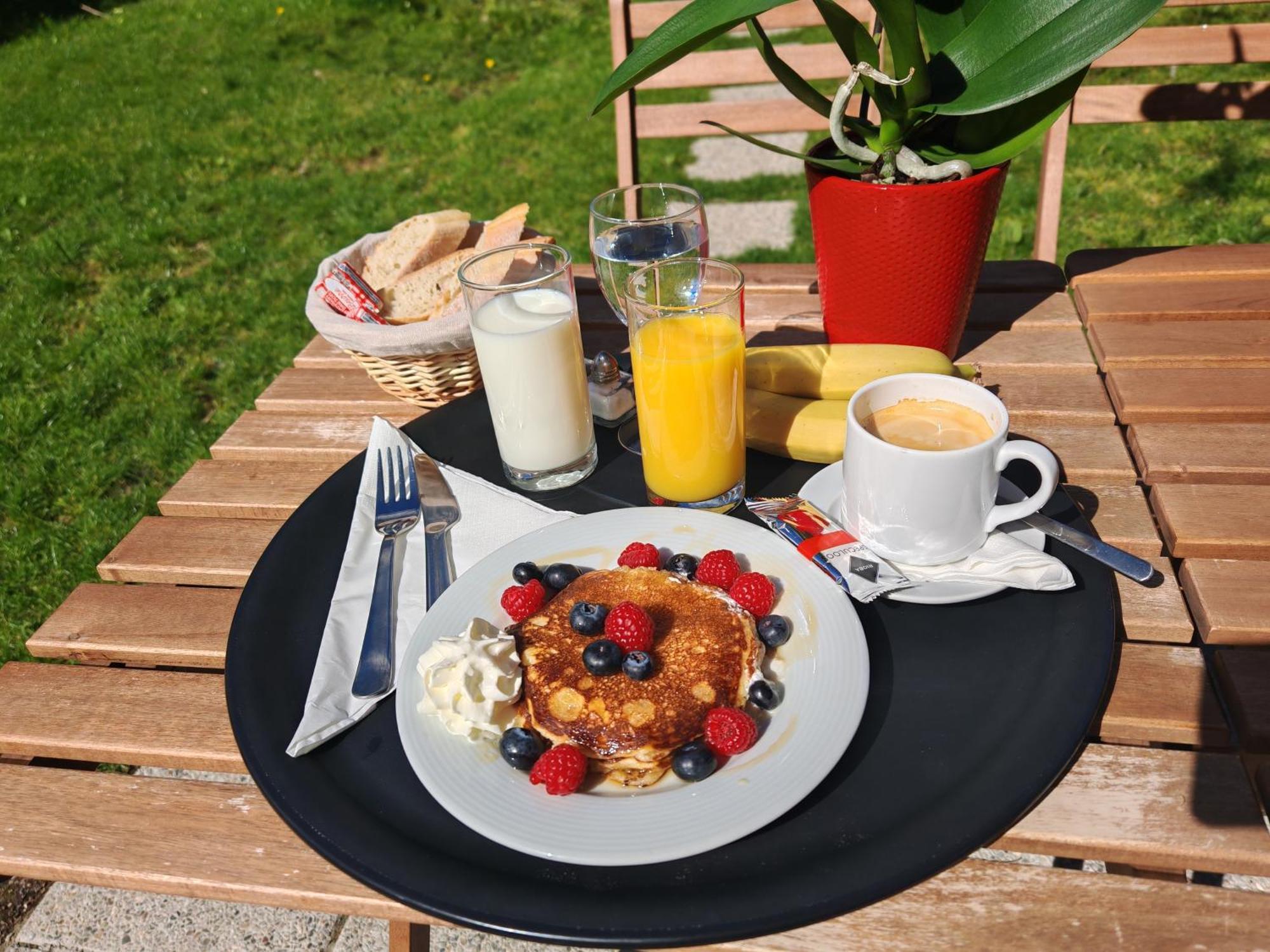 Bed and Breakfast Le Jardin Cafe Бордо Экстерьер фото